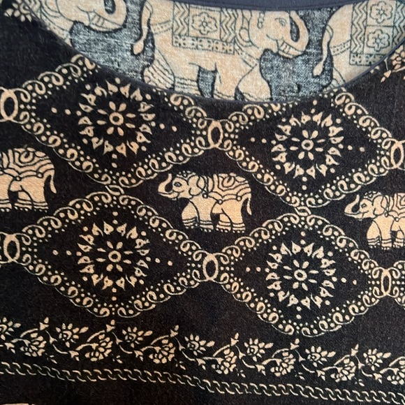Bohemian, elephant, print woman’s, puffy sleeve shirt. - Picture 2 of 6